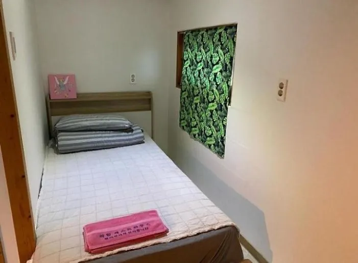 Warang Guesthouse 済州市 0*,